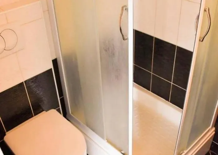 With Wifi - 24525 شقة